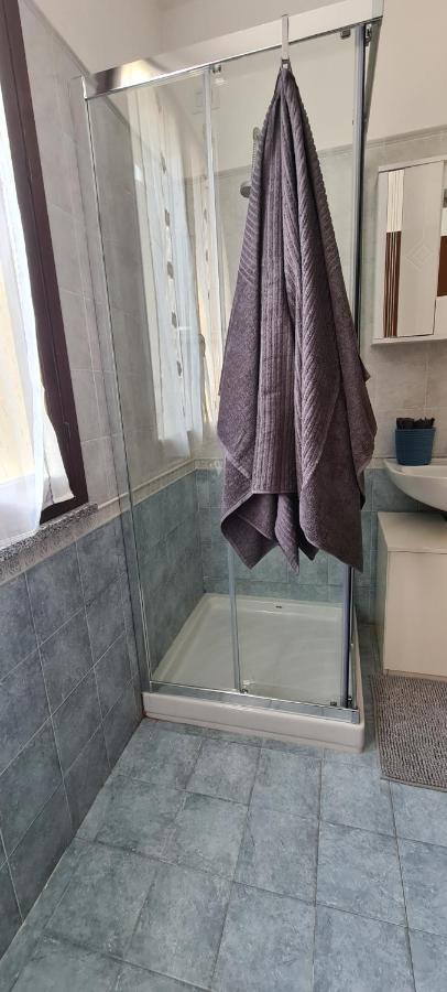 Casa Mirella - Appartamento Zona Bellagio Magreglio Bagian luar foto