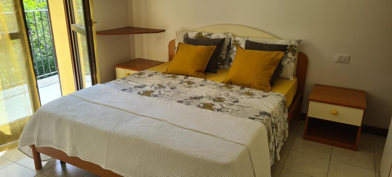 Casa Mirella - Appartamento Zona Bellagio Magreglio Bagian luar foto