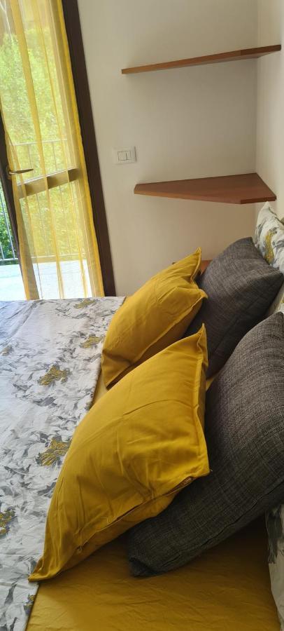Casa Mirella - Appartamento Zona Bellagio Magreglio Bagian luar foto