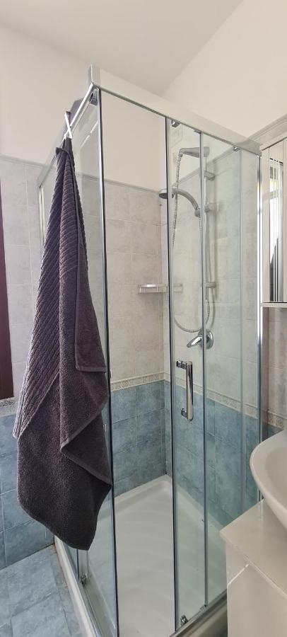 Casa Mirella - Appartamento Zona Bellagio Magreglio Bagian luar foto