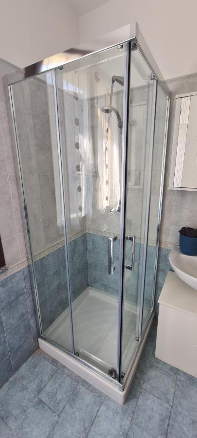 Casa Mirella - Appartamento Zona Bellagio Magreglio Bagian luar foto